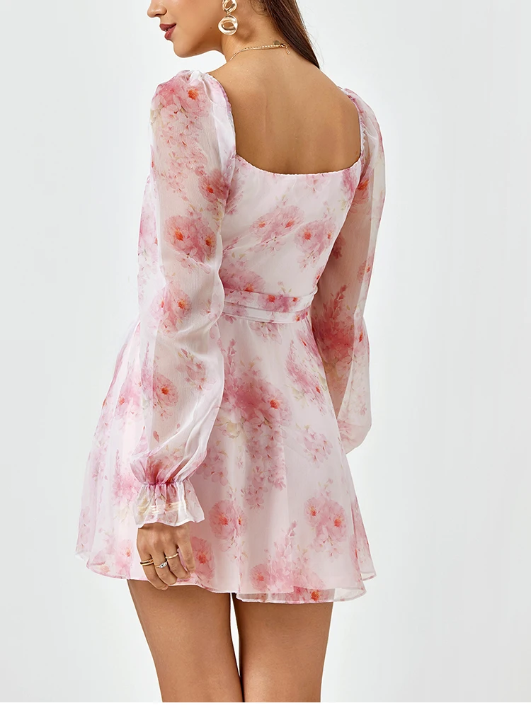 Женское мини-платье с рукавами-фонариками и открытой спиной