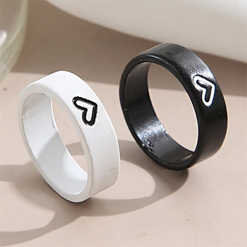 

Simple Trendy Couple Rings for Men Women Love Heart Finger Ring Set Ins Popular Lover Engagement Wedding Valentine's Day Gift