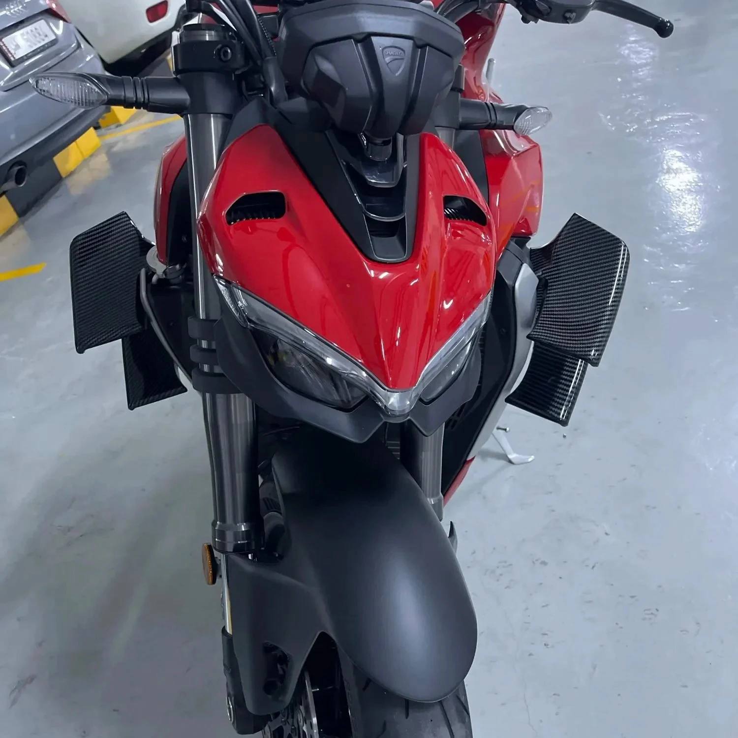 Фото Комплект накладок-спойлеров (винглетов) для мотоциклов DUCATI Streetfighter V4 V4S V2 2020 2021 2022 2023 2024 №3