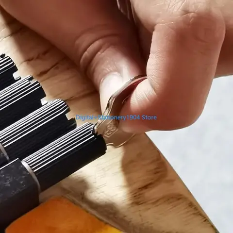 Комбинированный монетный ключ E06C для фотоаппарата