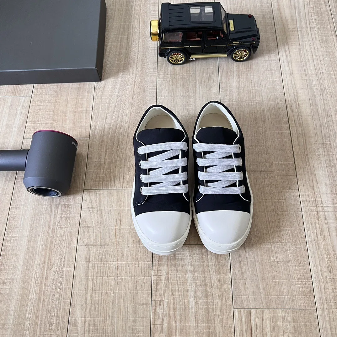 Новая обувь трендовая универсальная на толстой подошве увеличивающая рост с