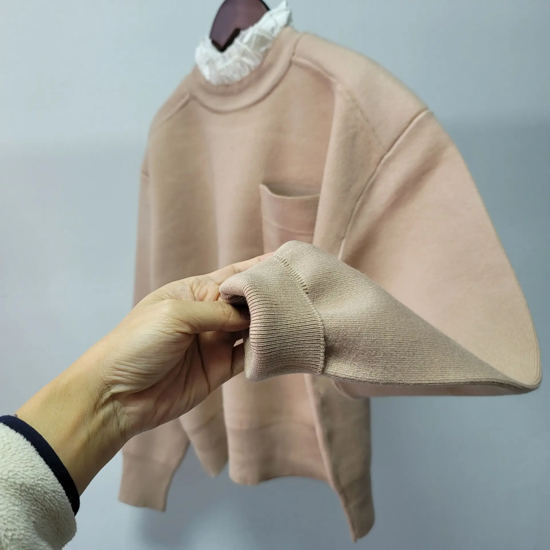 

2020 Autumn and Winter Lotus Leaf Collar Casual Letter Embroidery Casual Sweater Women Pullover 2 Colors