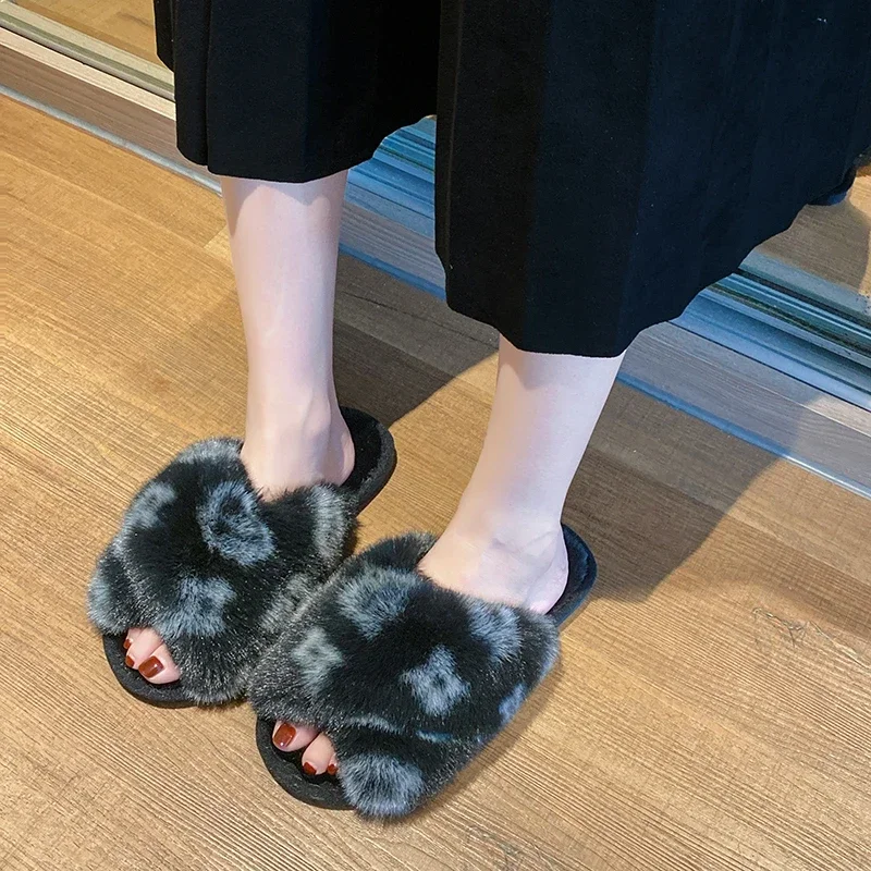 2024 женские осенне-зимние модные спортивные повседневные пушистые тапочки с