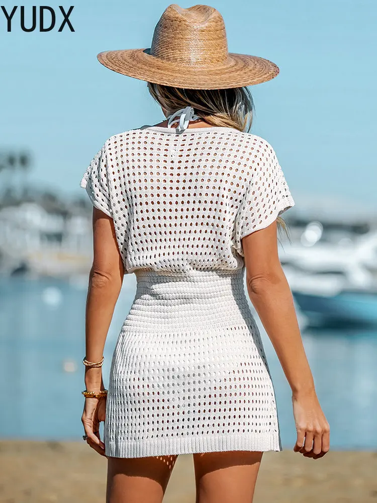 Рисунок 2 - Женское вязаное бикини с вырезами