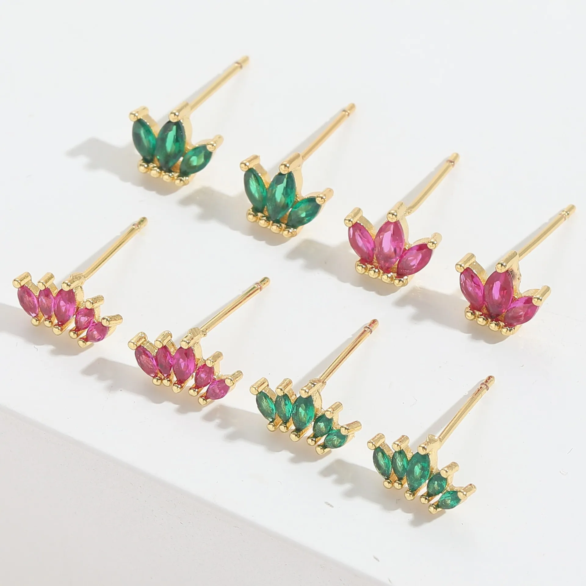

2023 New Fashion Women Ins Simple Three Pink or Green Zircons Inlaid Flower Stud Earrings Women Party 14K Gold Earring Jewrly