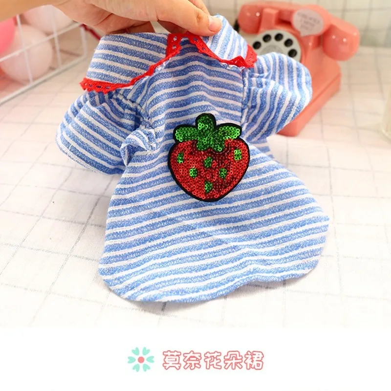 

Одежда для собак, новинка, летняя одежда, товары для домашних животных, одежда, жилет для кошки с клубникой, весенняя и осенняя одежда для соб...