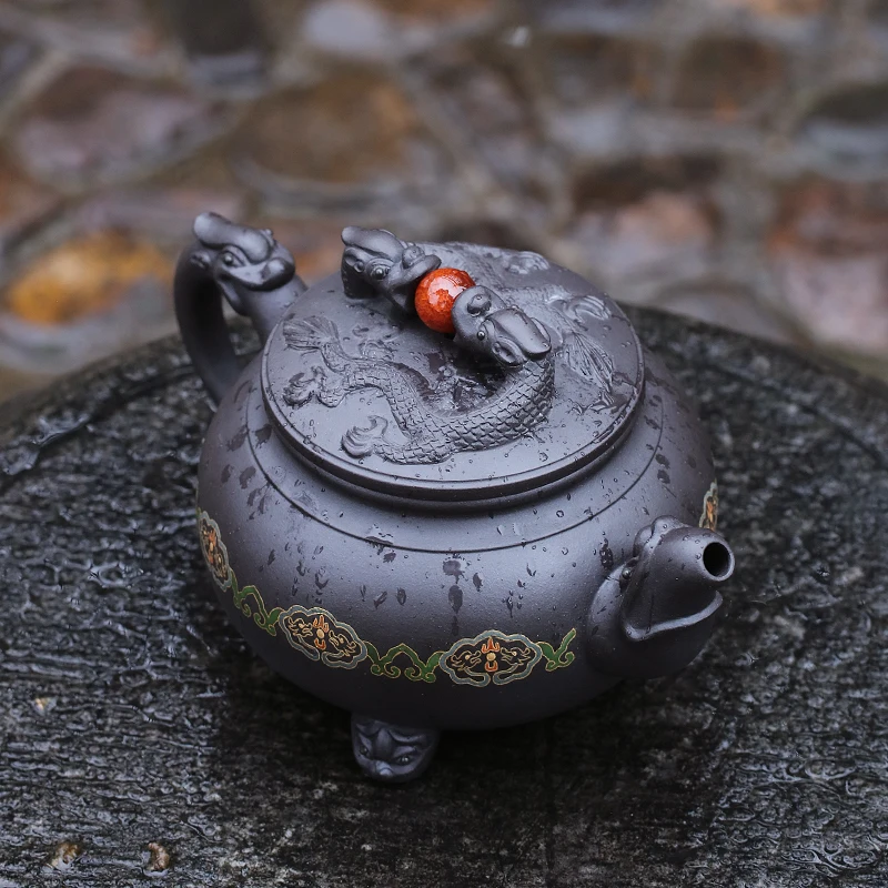 Рисунок 5 - Чайник из исинской фиолетовой глины большой емкости