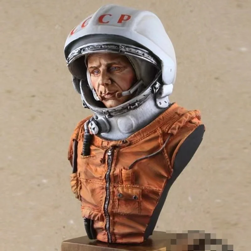 

NX Soldier Astronaut Model Resin Model Kit Tumei Colorless Self-assembling Resin Doll Military Action Figure