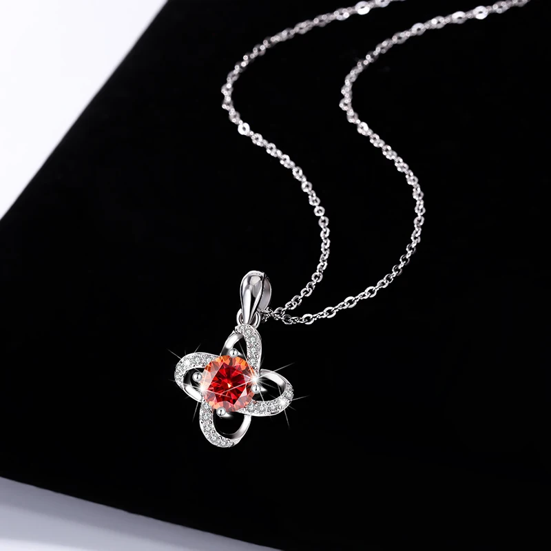 S925 Sterling Silver Small Luxury Lucky Grass Silver Pendant Moissanite Necklace Women's Classic Fashion Collar Chain