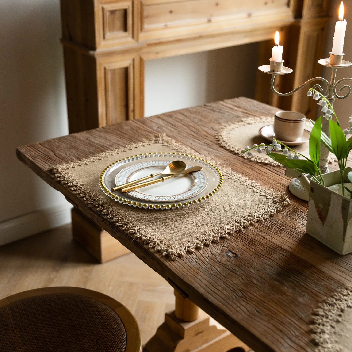

Table Mat Retro Jute Tassels Circular Cotton Flax Dining Table Non-Slip Placemat Bowl Table Mat Anti-Skidding Pad for Kitchen