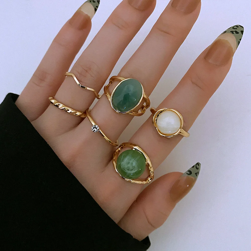 

6-pcs Rings for Women Imitation Green Jade Joint Ring with A Sense of Design Diamond Ring Set Jewelry for Women Party Gifts Q