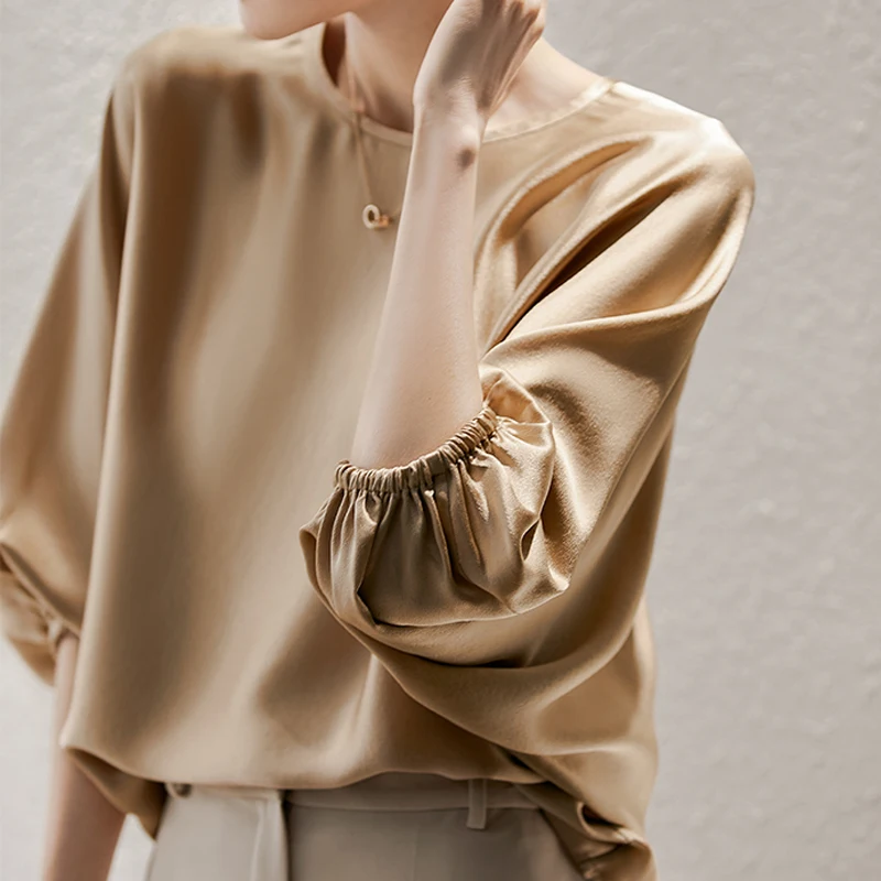Женская атласная рубашка летучая мышь новинка весны и лета модный простой