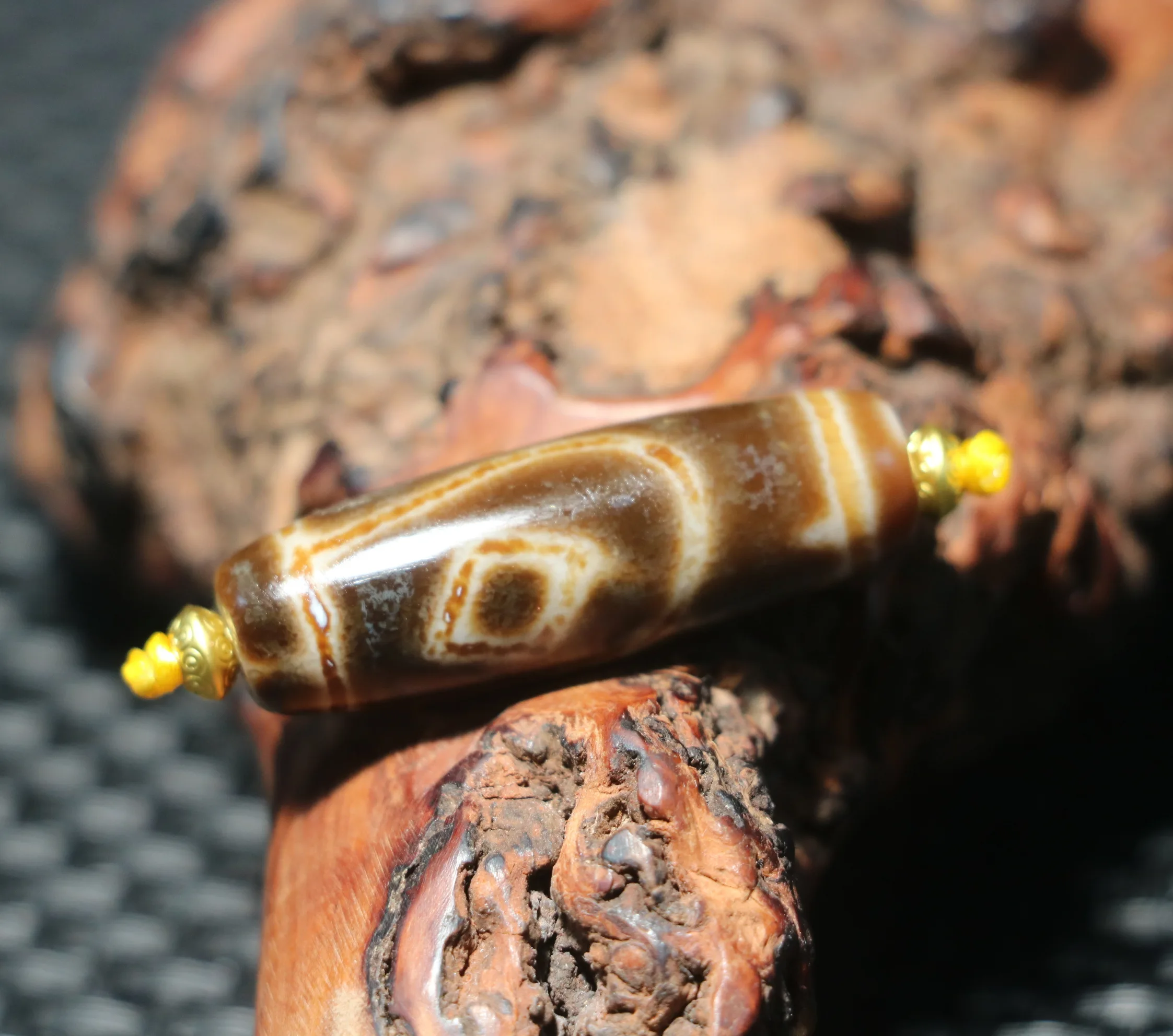 UPD25211A52 Мощность Энергия Тибетский старый агат Патина Kingkong Глаза Wanzi Swastica dZi Амулет