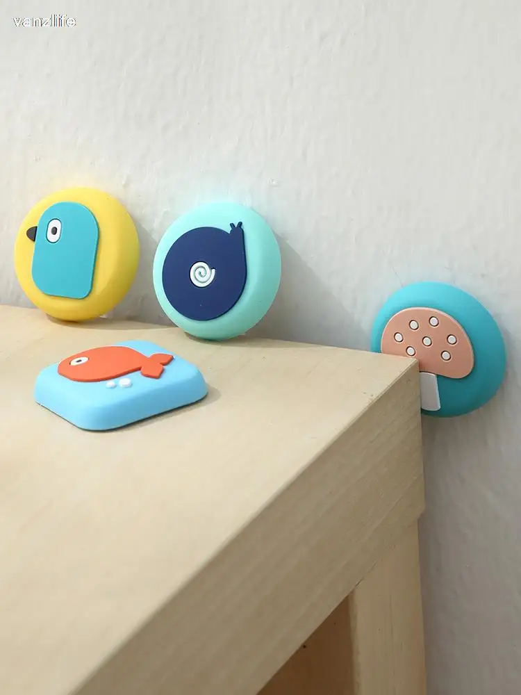 

Мультяшная настенная накладка на дверную ручку, защитная накладка, вставляемые столы, наклейки для землетрясения, противоскользящий дверн...