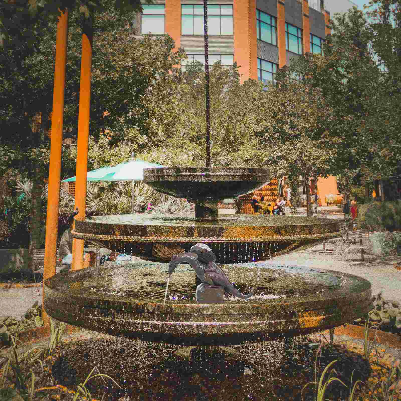 Dragon Garden Modeling Fountain Sprayer Pond Sprinkler Decorative Nozzle Outdoor Statue Resin