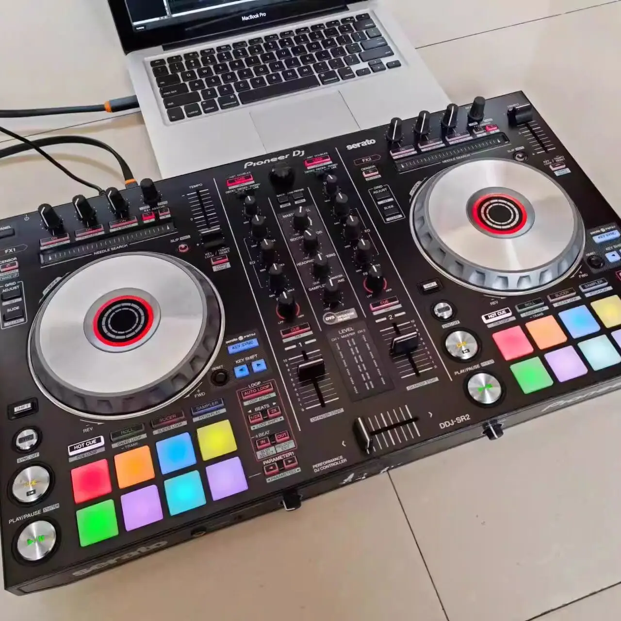 Фото Оригинальный профессиональный DJ-контроллер DDJ-SR2 для Serato DJ №3