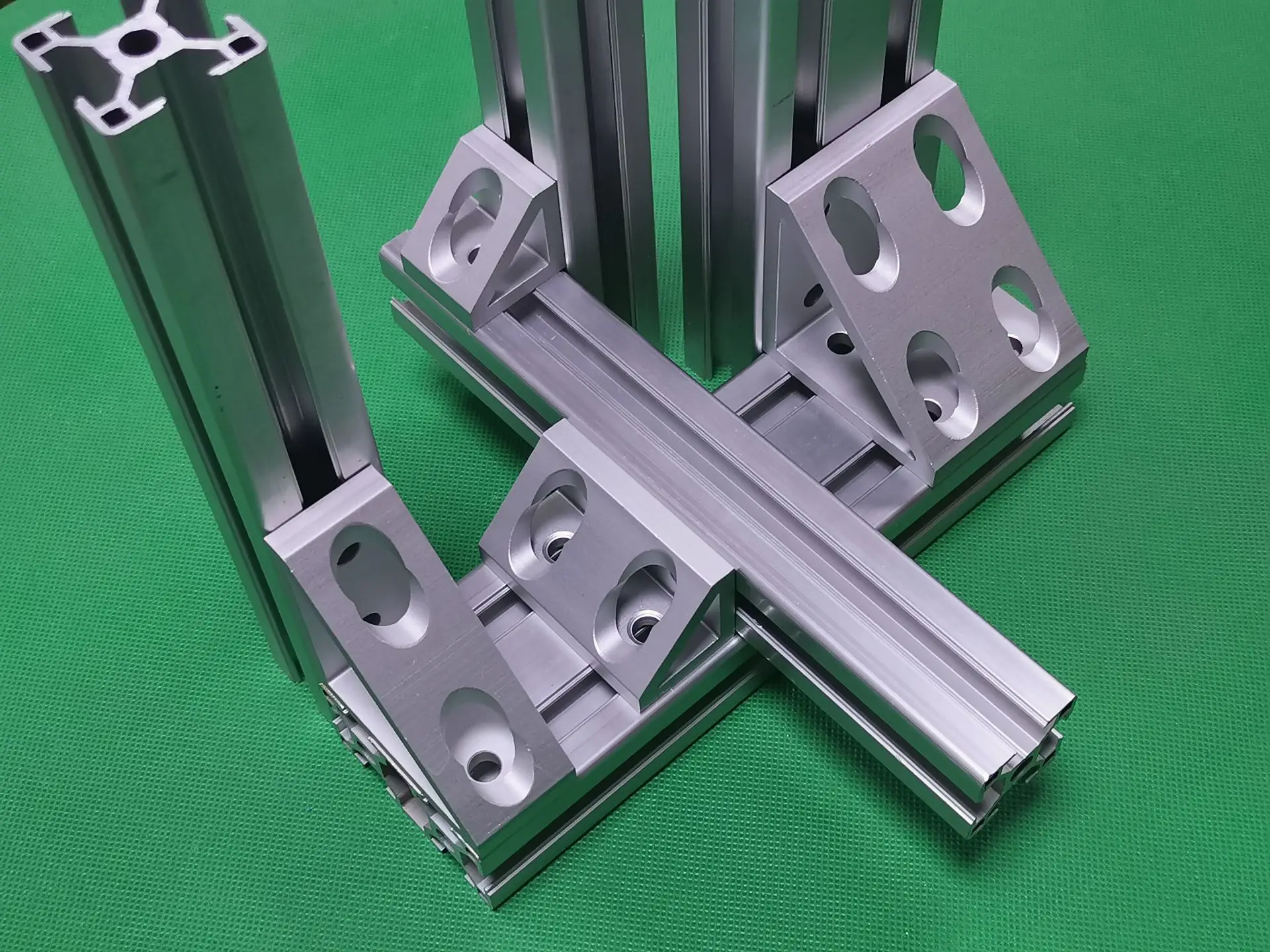 1pcs Aluminum Profile Right Angle Triangle Block Triangle Connector 2020