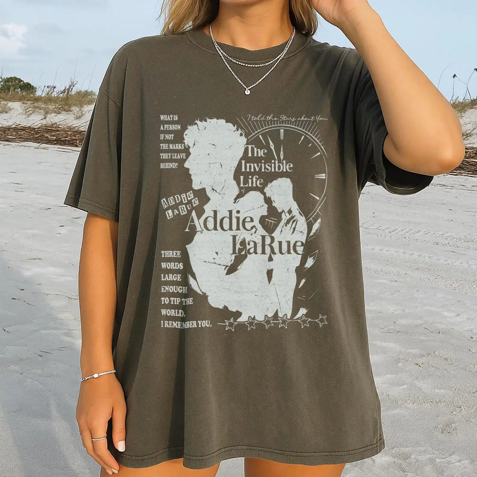 Фото Винтажная рубашка-книжка «Невидимая жизнь Эдди Лару» в стиле VE Gift Tee T-Shirt №3