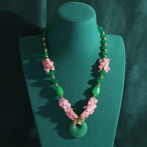 LOVE GREEN LIVE GREEN Нефритовое ожерелье с розовым цветком
