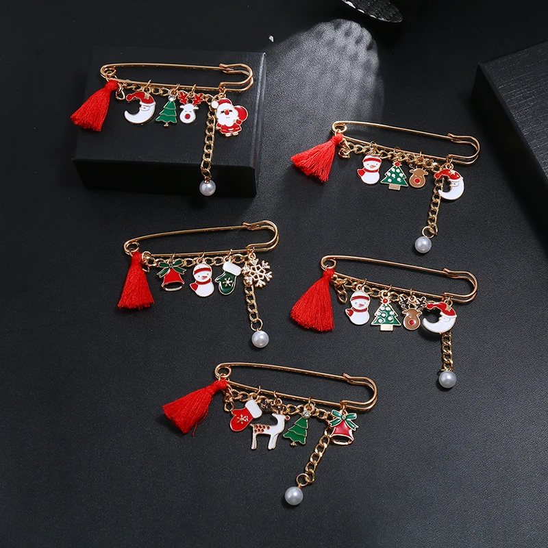 

Fashion Retro Christmas Enamel Pin Long Needle Christmas Tree Gloves Snowflake Shoes brooch Badge New Year Christmas Jewelry Gif
