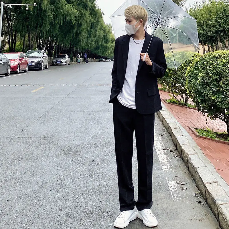 Рисунок 3 - Модные стильные облегающие брюки