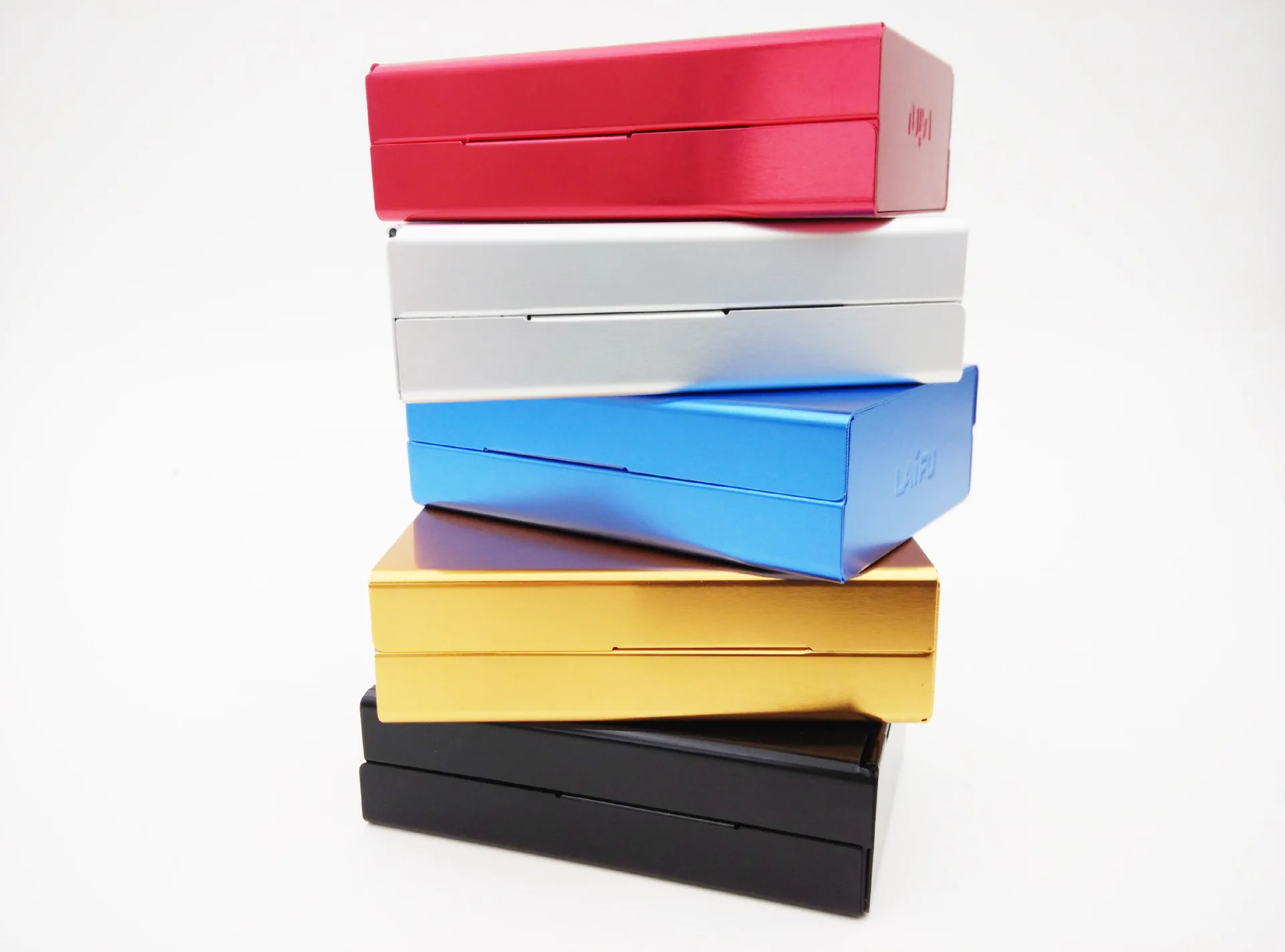 

Cigarette case with slide cover automatically flicking cigarette case