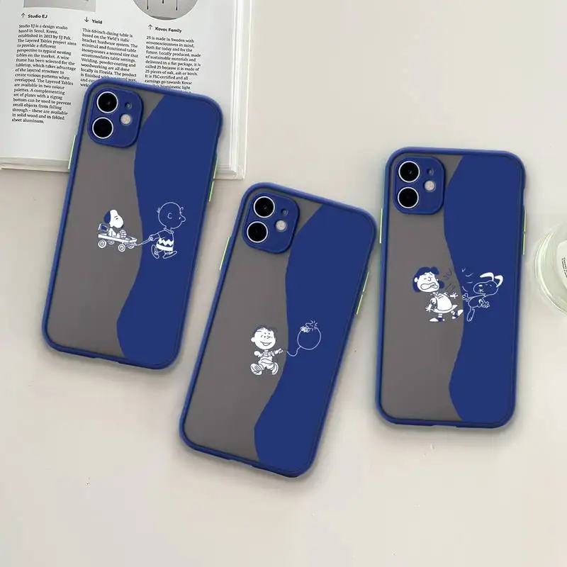 

Cartoon Dog Charlie Brown Snoopy Phone Case For iphone 14 Plus 13 12 11 Pro Mini Max X XS XR Transparent Matte Royal Blue Fuda