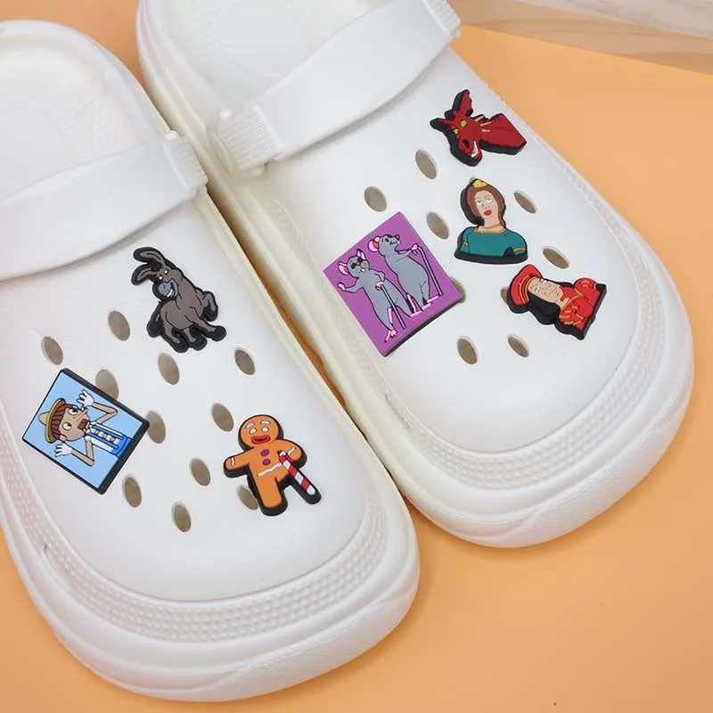 Фото Пряжка для обуви из мультфильма Disney Шрек, оптовая продажа, Аниме фигурки, аксессуары, тапочки, украшения для детской обуви, подарок на день рождения №2