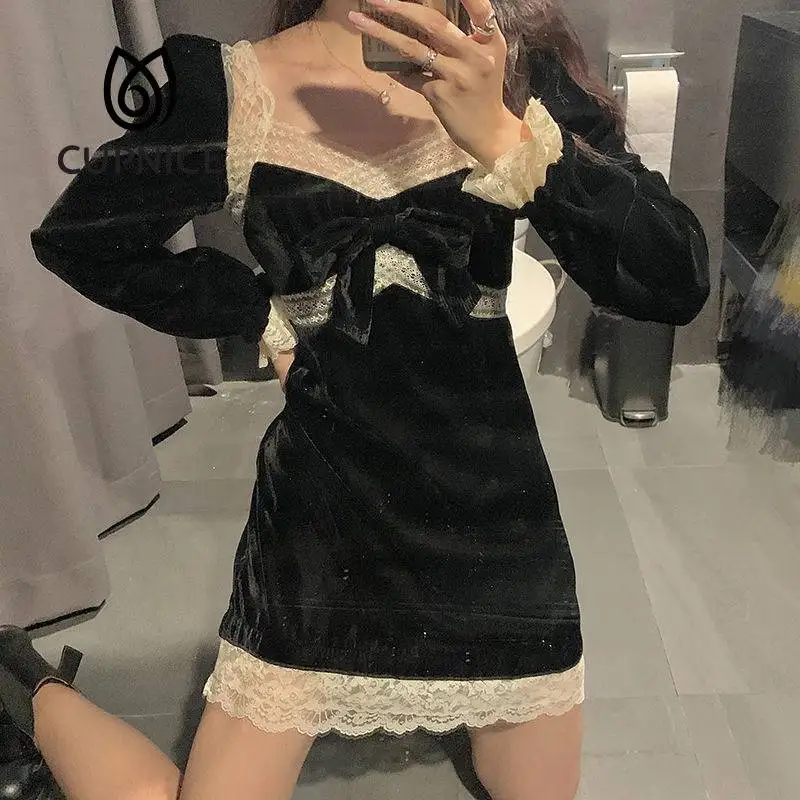 Женское винтажное бархатное платье с кружевом квадратным вырезом |