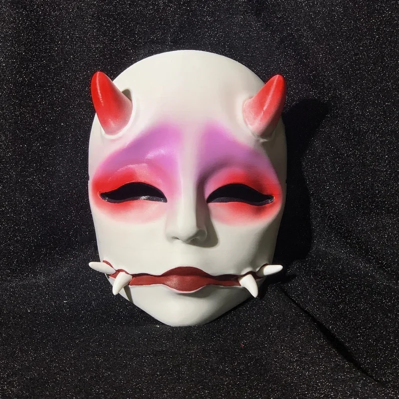 

Маска ужасов Праджня