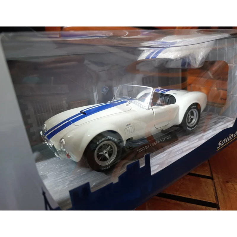 

1:18 Scale Ford SHELBY COBRA 427 S/C Alloy Car Model