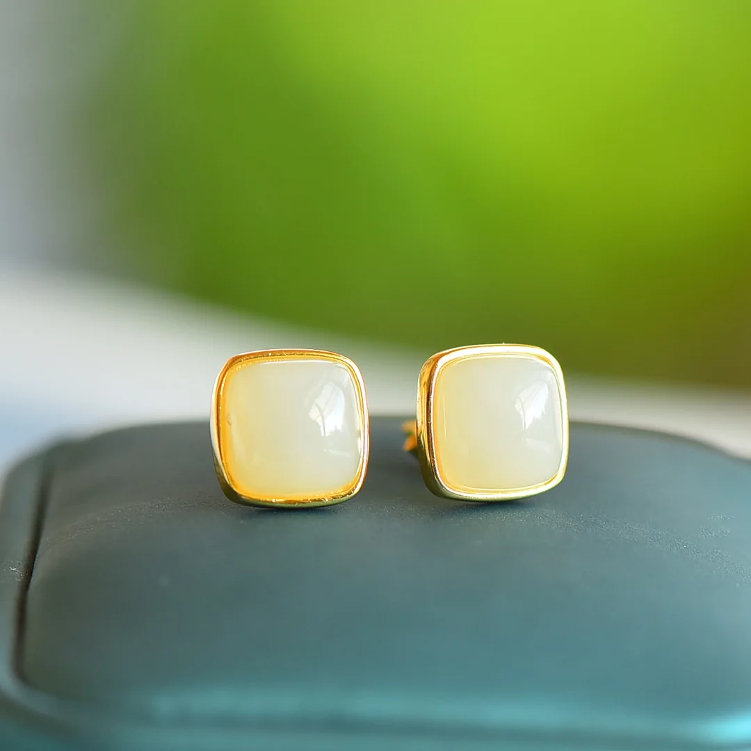 

Hetian white jade s925 sterling silver earrings jade quality clear and moist, simple and fashionable square white jade earrings