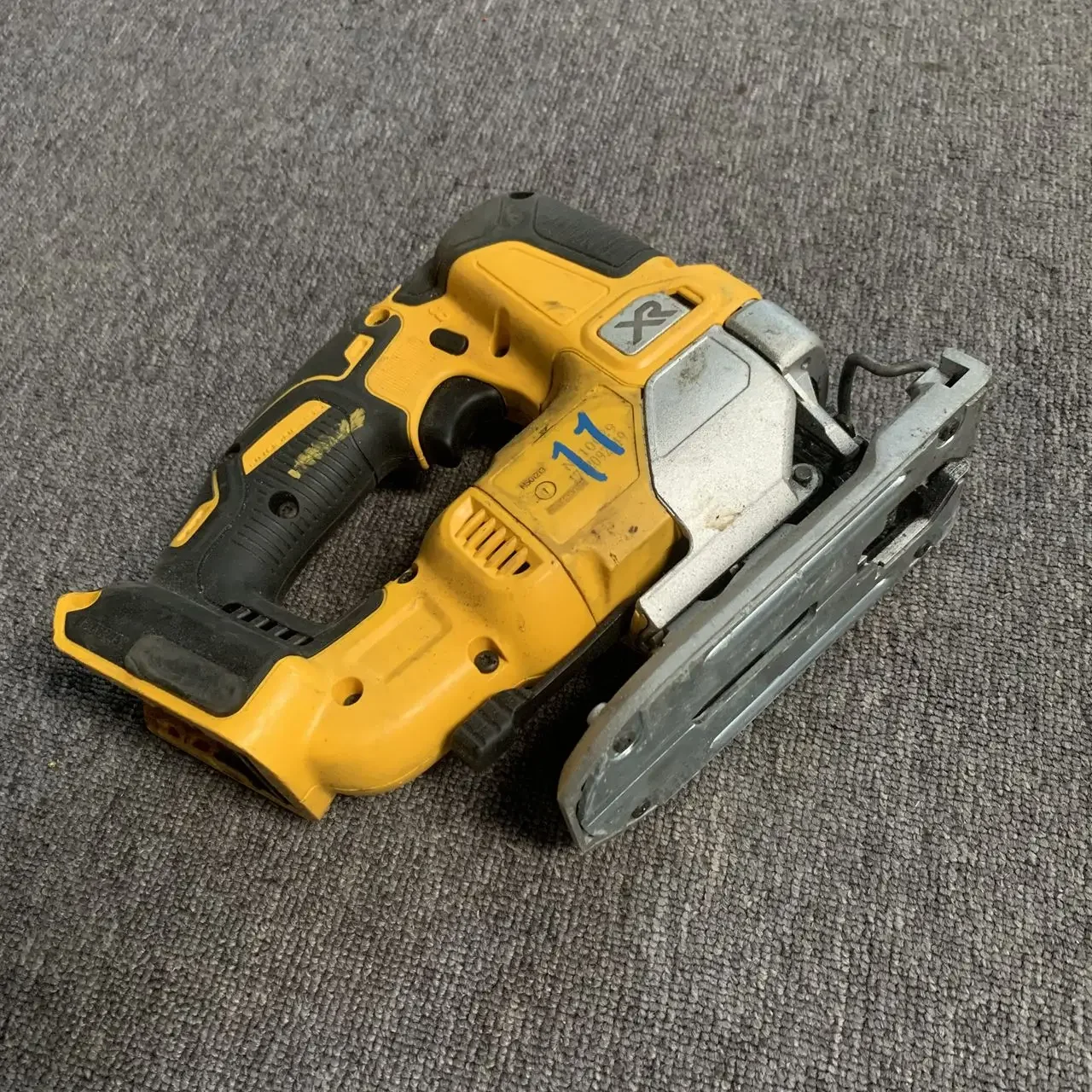DEWALT DCS334N 18V XR бесщеточный лобзик только б/у