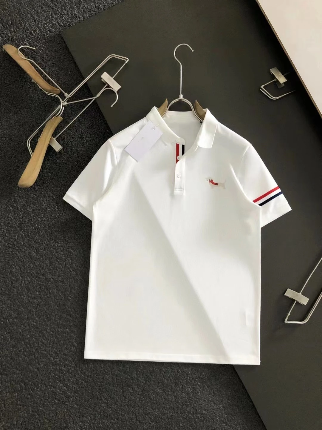 

Мужская летняя футболка-поло в полоску, с коротким рукавом