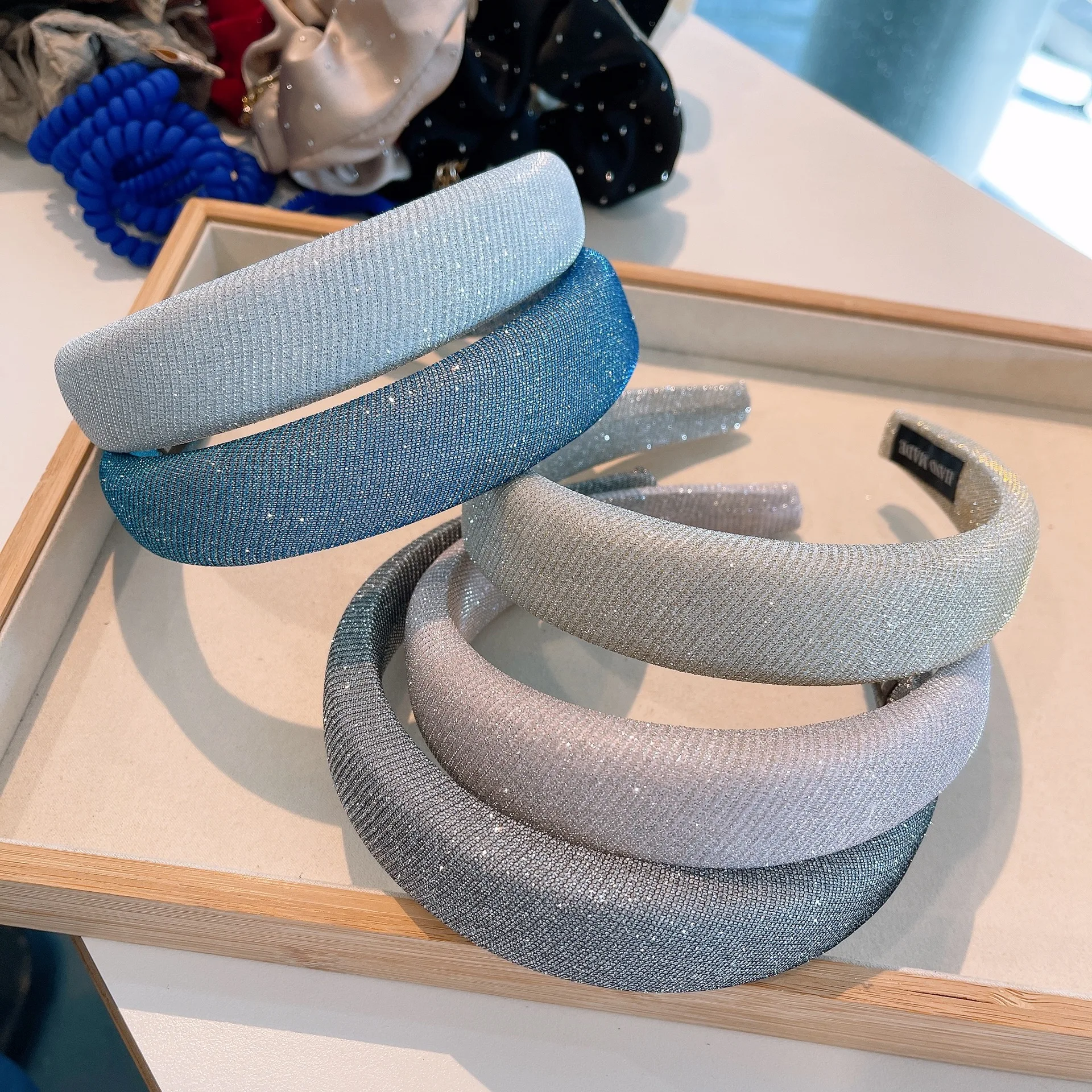 Роскошная синяя однотонная повязка на голову широкая блестящая женская Мягкая