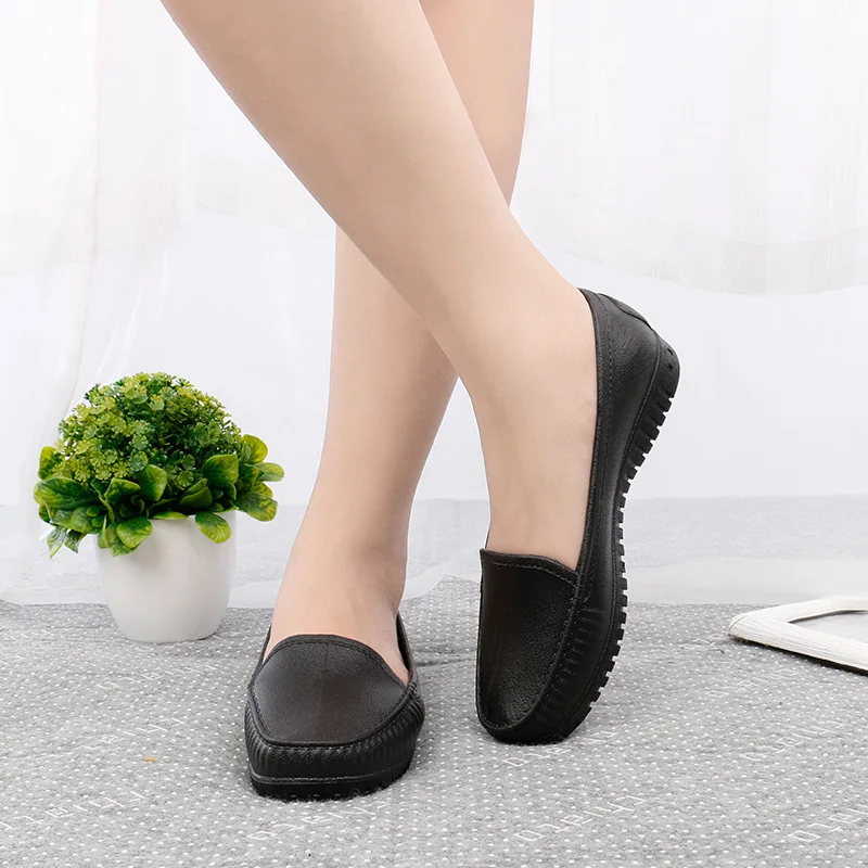 

Low Top Rain Shoes Women Waterproof Rain Boots Female Shallow Rubber Shoes Kitchen Antiskid Work Adult Slip on Shoes Nurse Shoes