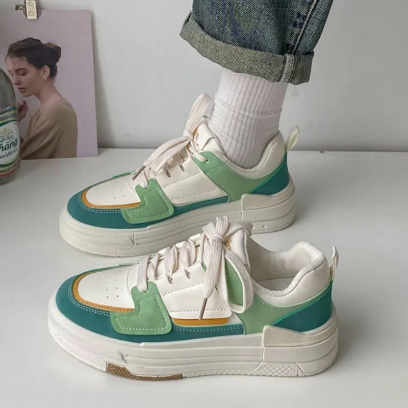 

Женские кроссовки на плоской платформе, со шнуровкой, осень 2023