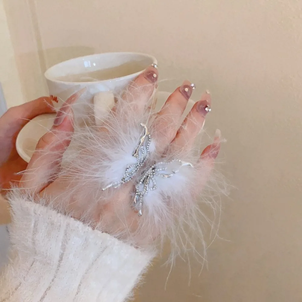 Перьевые кольца в виде бабочки пера Модные металлические с кристаллами плюшевые
