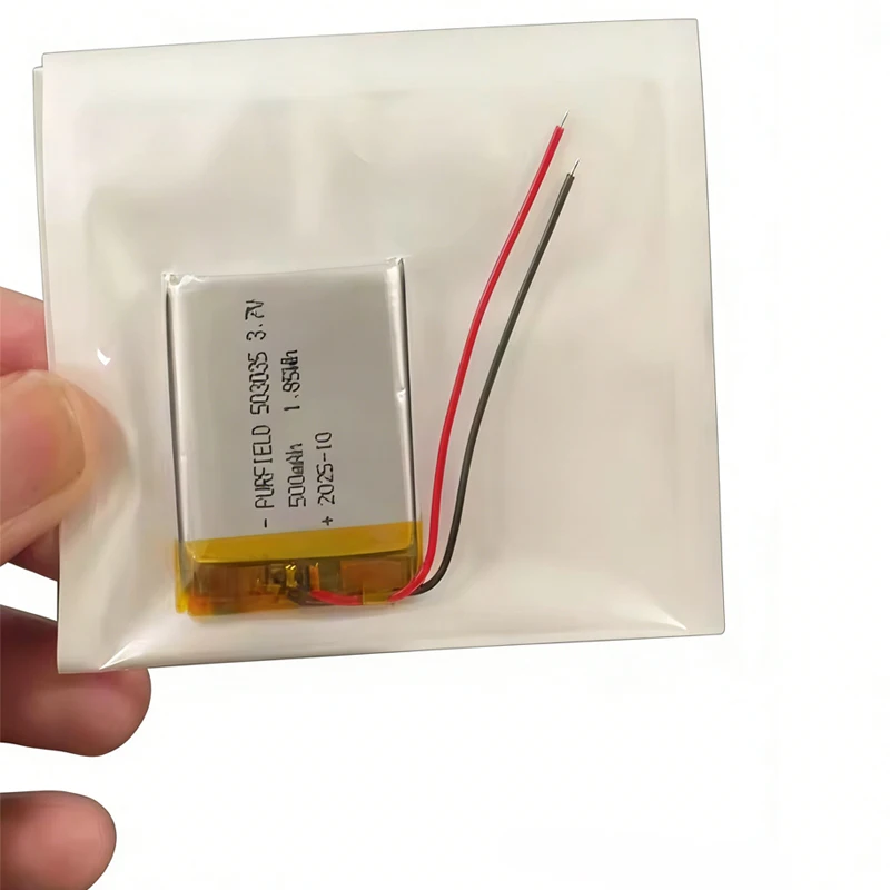 Фото Аккумулятор литий-полимерный 3.7V 503035 500мАч для GPS-устройств, светодиодных фонарей, видеорегистраторов, радиоприемников, Bluetooth-колонок №1