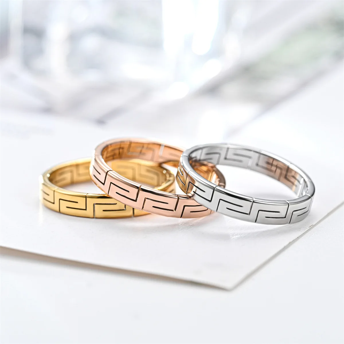 

Fashion Jewelry Titanium Steel Jewelry Ring Women'S Non-Fading Wind Great Wall Grain Vegan Round Fashion Ring