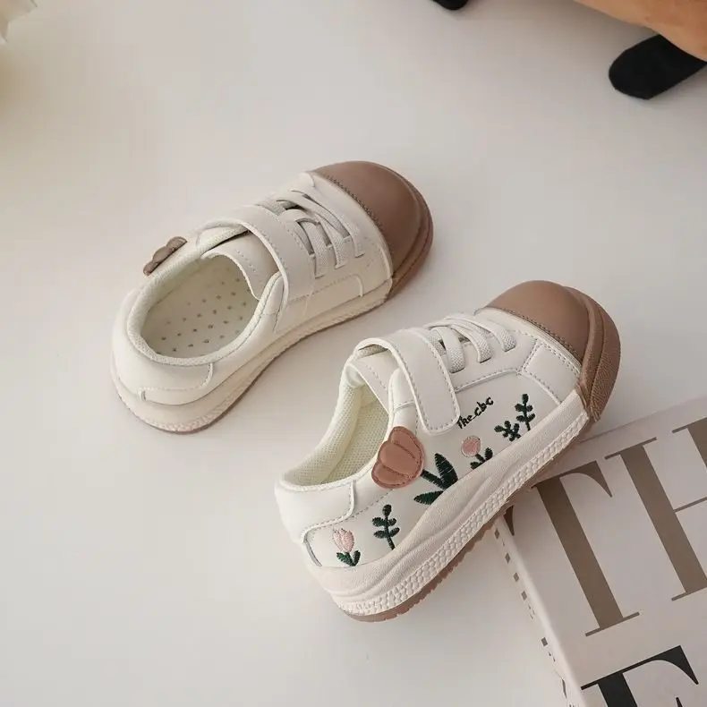 

Korean Version Fashion All-match Korean Version Fashion All-match Soft Sole Lovely and Sweet Flower Retro Fashion Sneakers