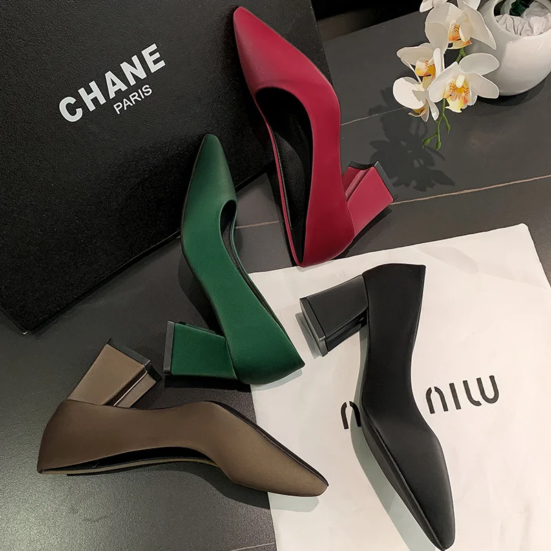 2023 Summer New Fashion Pointed Simple Solid Color Professional Work Large Heels Women Versatile Single Shoes Women's