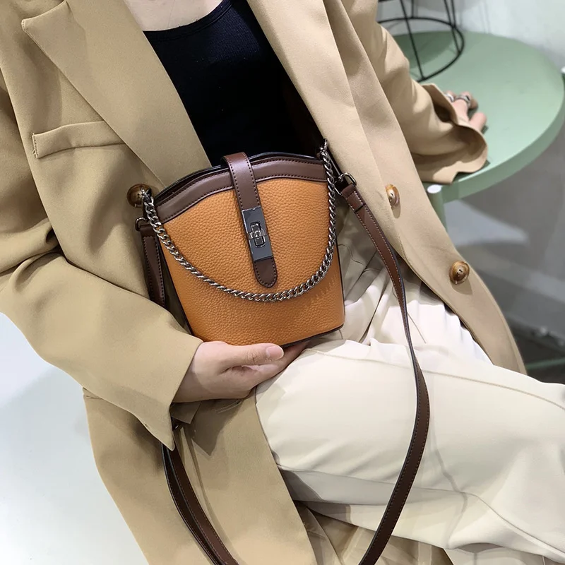 

high quality luxury brand Black tb chain Women's cross body leather one shoulder mobile phone Foreign style advanced sense 2023
