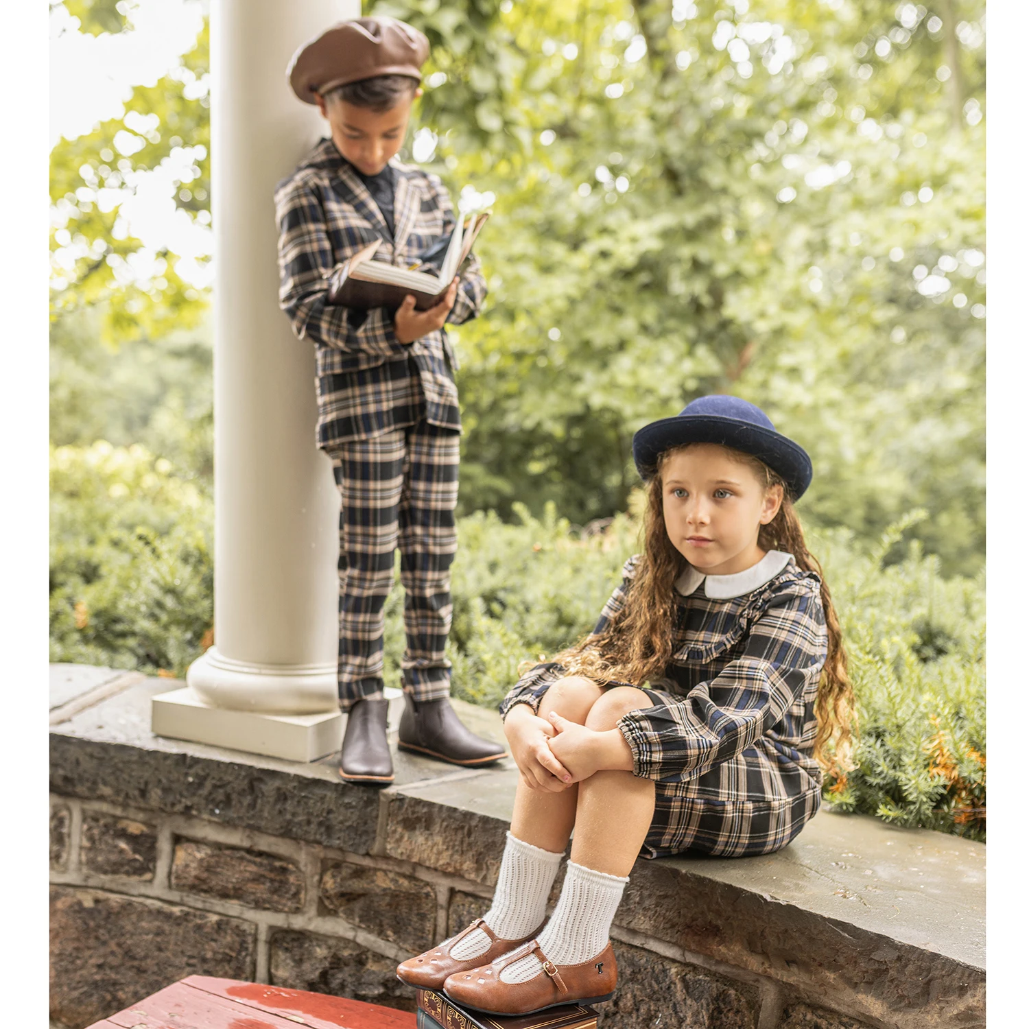 Фото Коллекция AP Plaid AW26: Модное платье для девочек, милый комплект для малышей, одежда для братьев и сестер в едином стиле, пиджак для мальчиков, клетчатый комбинезон. №4