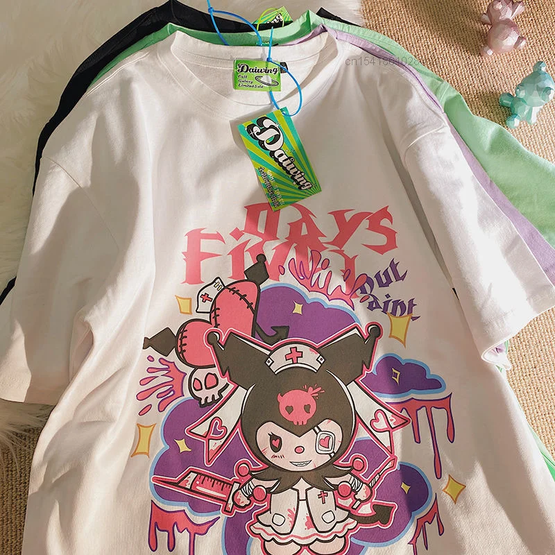 

Футболка Sanrio Kuromi женская с коротким рукавом, свободная повседневная рубашка в стиле оверсайз, топ с мультяшным принтом для пар, Y2k, летняя одежда