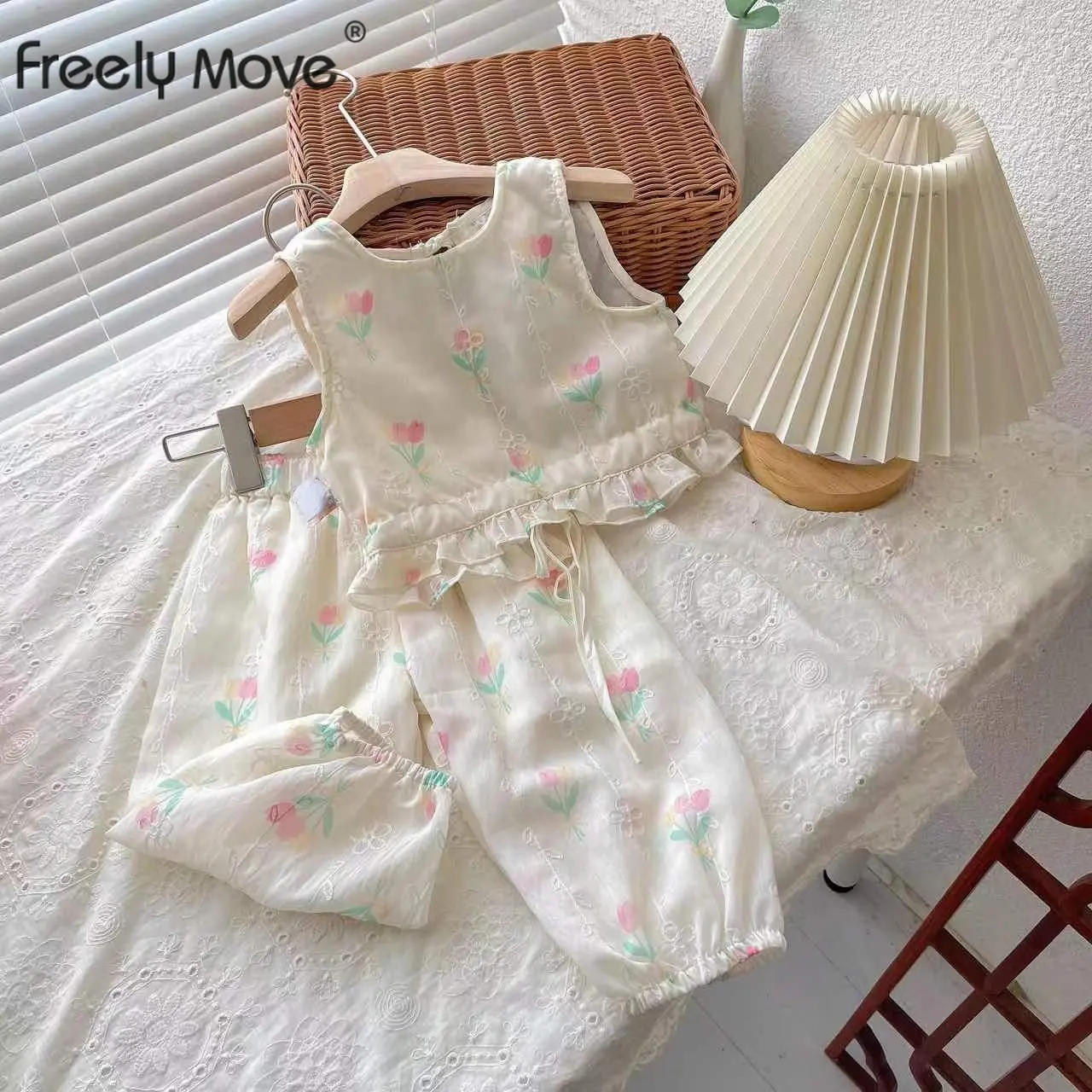 

2023 Baby Girls Clothes Set Summer Clothing Set Kids Sweet Outfit Sleeveless Floral Top Pants Children Clothes Suit