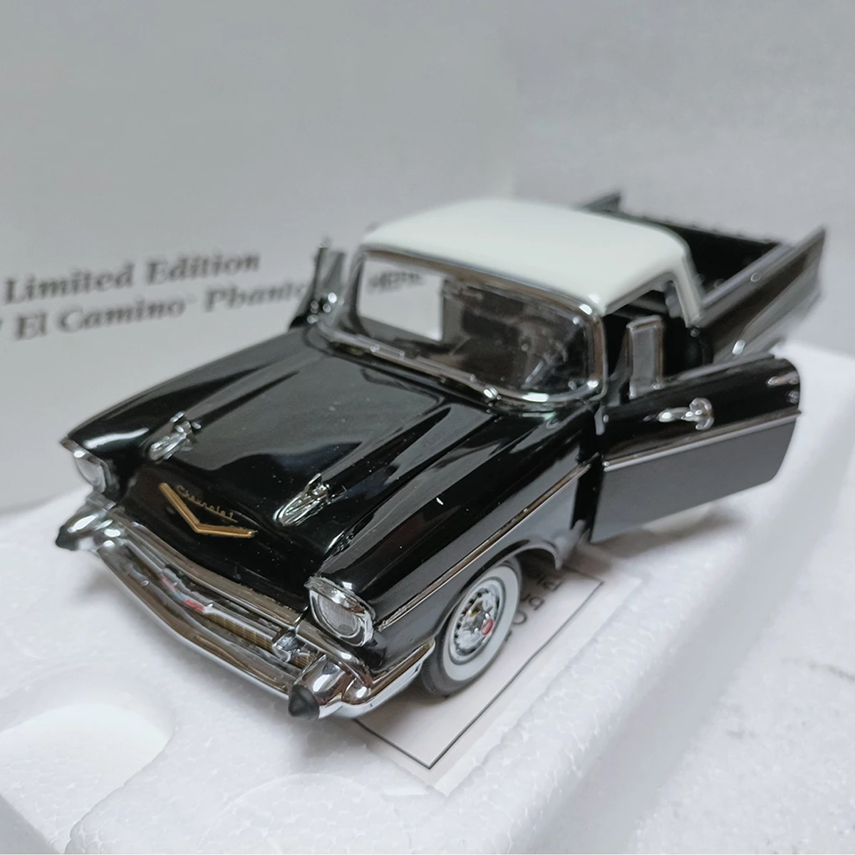 Фото Danbury Mint, масштаб 1:24, литая модель Chevrolet EL Camino Phantom 1957 года, классическая модель автомобиля, подарок для взрослых, сувенир, статичная модель для демонстрации. №1