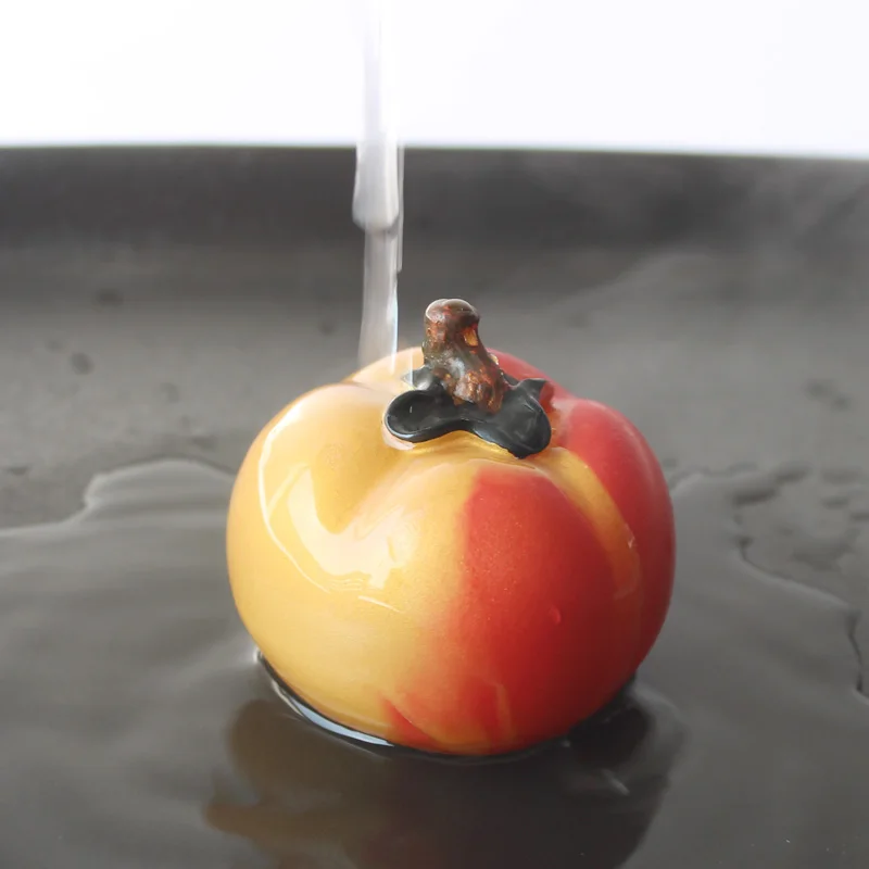 

Color Change Tea Pets Tomatoes Tea Pet Creative Purple Clay Decoration Boutique Tea Accessories gift