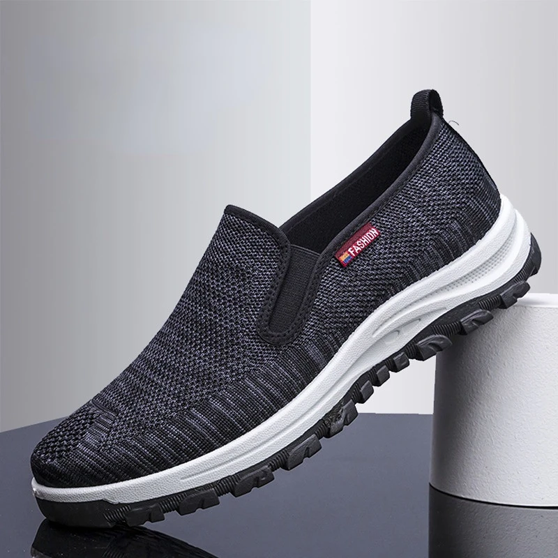 

Breathable Man Loafers The New Shallow Slip-on Men Shoes Casual Running Sneakers Male Solid Color Hard-Wearing Sports Mens Shoes