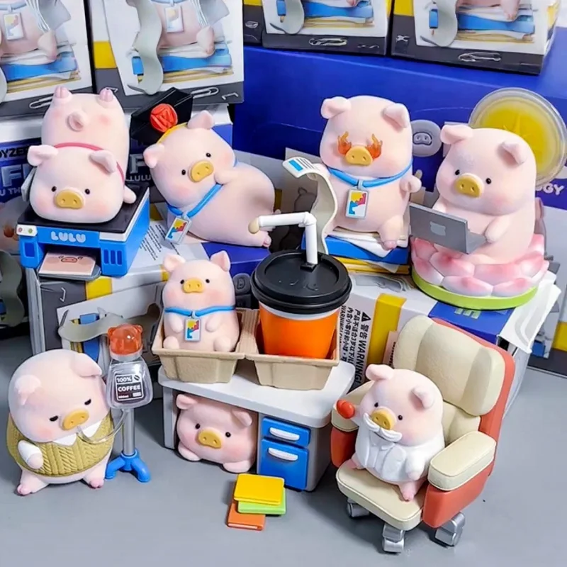 Фото TOYZEROPLUS X Lulu The Piggy Pig Things At Work Series: Коллекционные фигурки в закрытой упаковке, флокированные, милые, для декора стола, подарок на день рождения №2